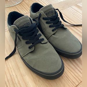 Olive green canvas etnies, worn once for less than an hour